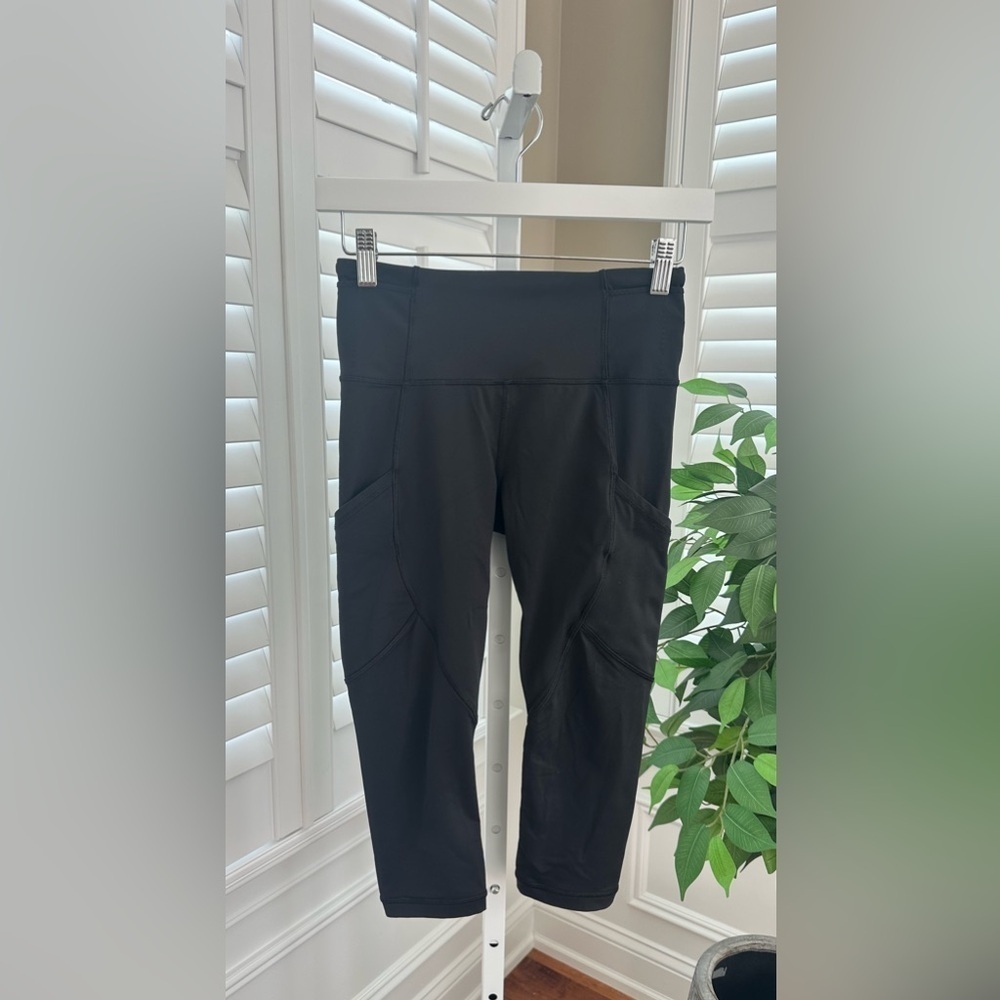 Lululemon Outrun Cropped Leggings Black Luxtreme Mesh Pocket Running Pants 4